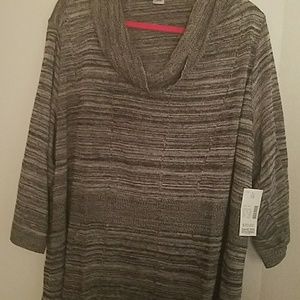 Plus size 3/4 length sweater, cowl neck. Size 5x